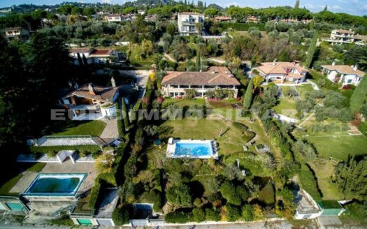 Villa a Padenghe sul Garda (BS)