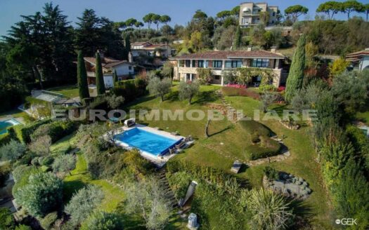 Villa a Padenghe sul Garda (BS)