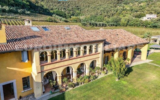 Palazzo in vendita a Rodengo Saiano (BS) – ST2414