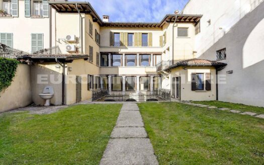 Palazzo in vendita a Brescia – ST2315-1