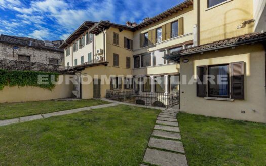 Palazzo in vendita a Brescia – ST2315-1