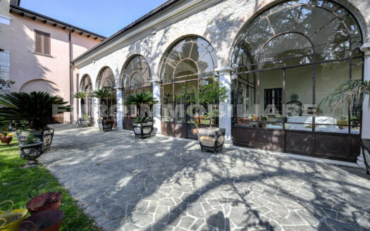 Palazzo in vendita a Brescia – ST321