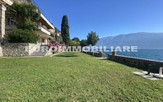 Villa sul Lago di Garda – V2628