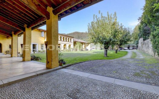 Palazzo in Franciacorta – ST2414